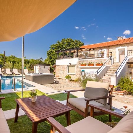 Villa Hrustika - Heated Pool, Jacuzzi & Sauna Gabonjin Eksteriør billede