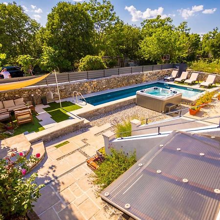 Villa Hrustika - Heated Pool, Jacuzzi & Sauna Gabonjin Eksteriør billede