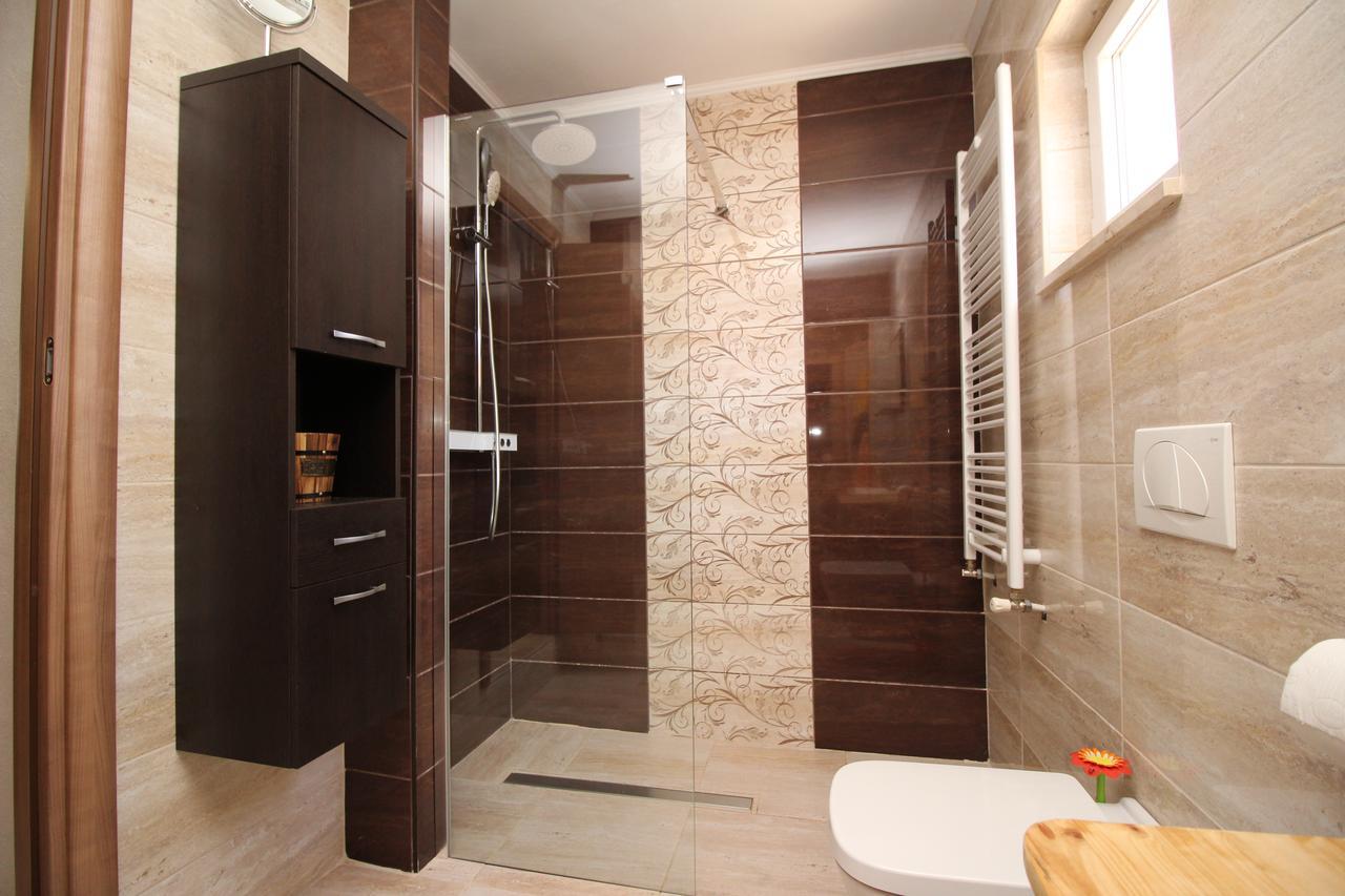 Villa Hrustika - Heated Pool, Jacuzzi & Sauna Gabonjin Eksteriør billede