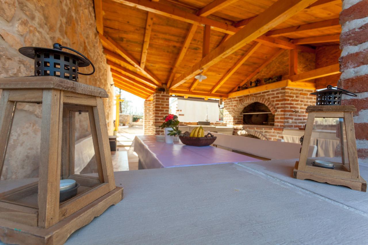 Villa Hrustika - Heated Pool, Jacuzzi & Sauna Gabonjin Eksteriør billede