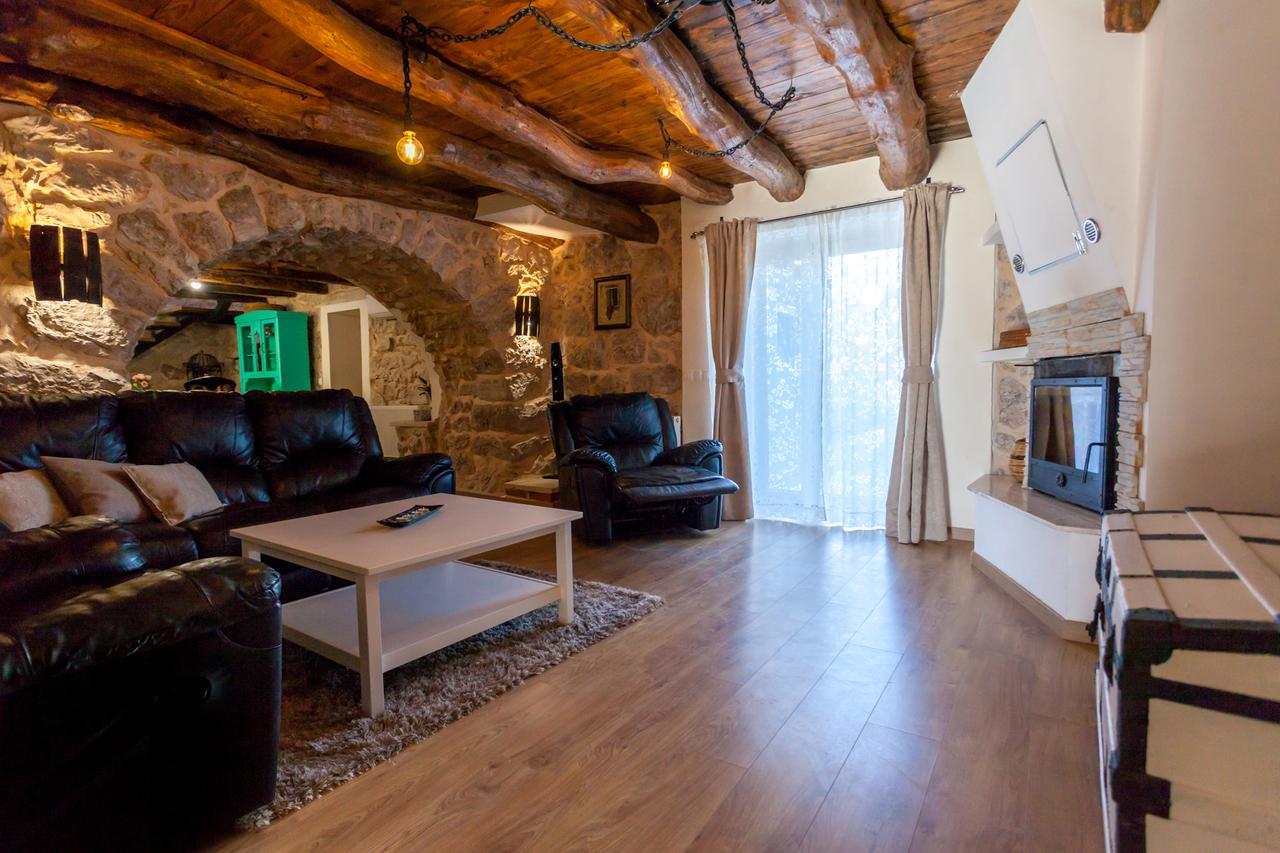 Villa Hrustika - Heated Pool, Jacuzzi & Sauna Gabonjin Eksteriør billede