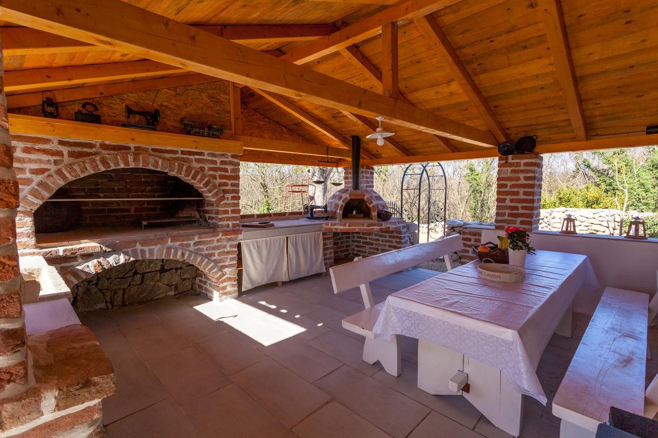 Villa Hrustika - Heated Pool, Jacuzzi & Sauna Gabonjin Eksteriør billede